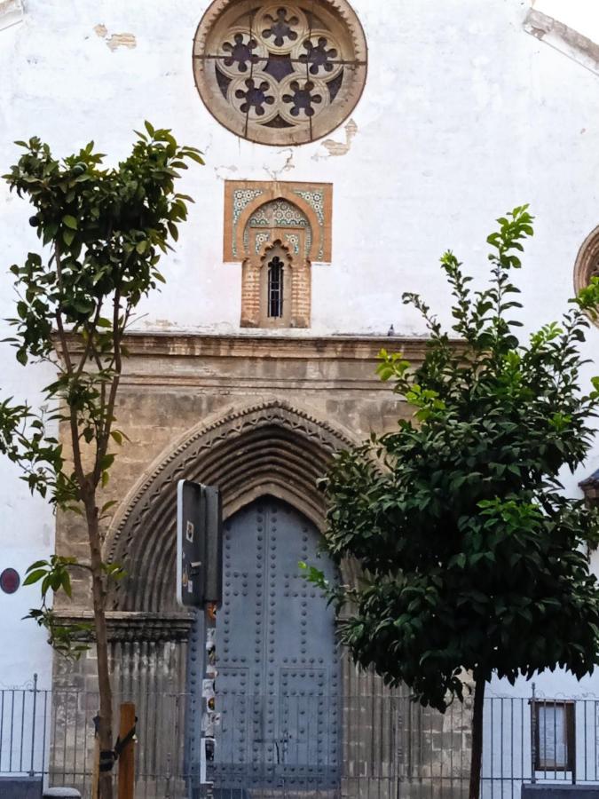 Apartamento Apartamento casco antiguo exterior único en segunda planta en un edificio de de dos plantas Sevilla Exterior foto